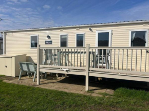 Quiet Situation 3 Bed 8 Berth Caravan with Decking